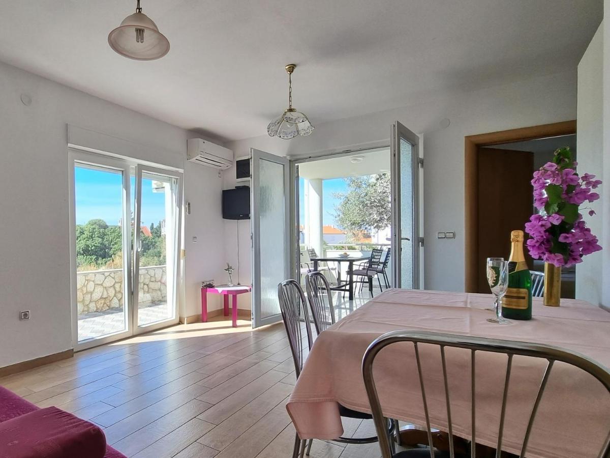 The Golden Grotto Apartments Novalja Luaran gambar