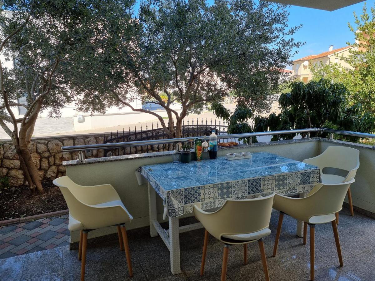 The Golden Grotto Apartments Novalja Luaran gambar